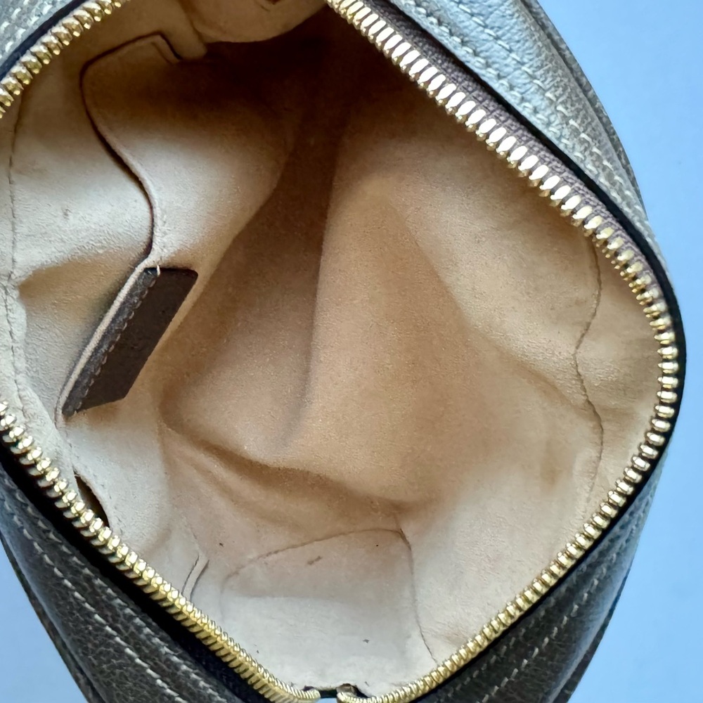 Gucci Belt Bag with Monogram Canvas and Leather Trim - Picture 13 of 17